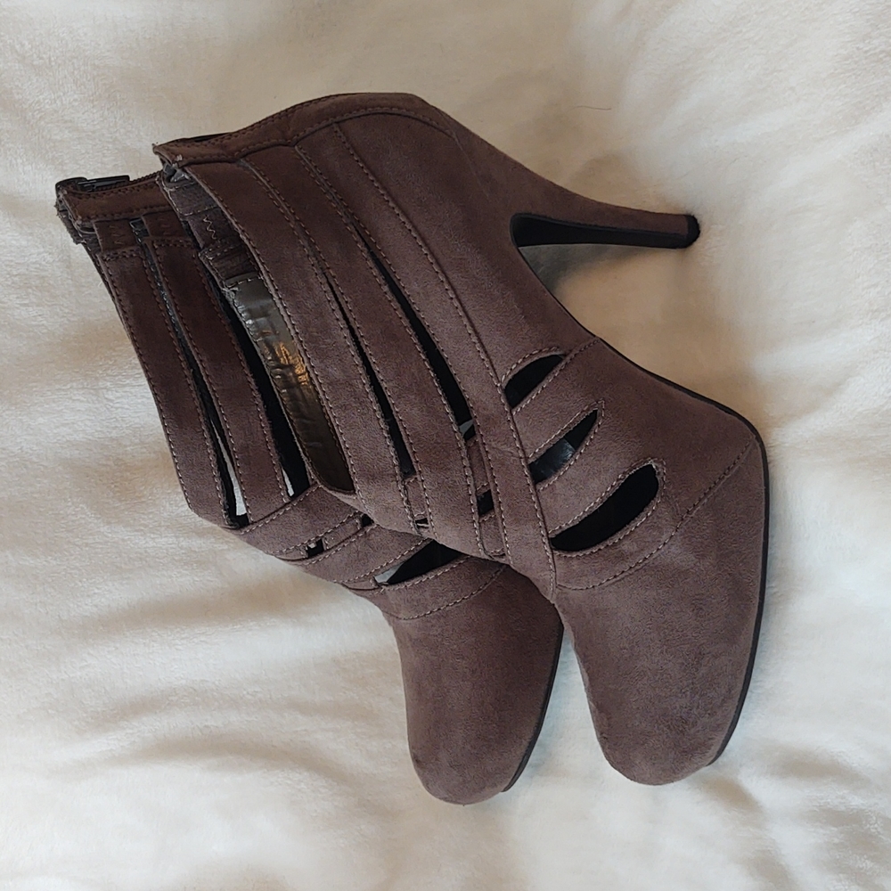 Apostrophe taupe spike heels